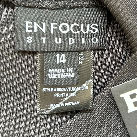 NWT/ En Focus / Black and Gray Women's dress/ Size 14 - Picture 6 of 9